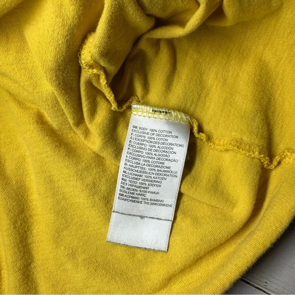 ⚫️ The North Face Yellow Short Sleeve Tee - Picture 5 of 5
